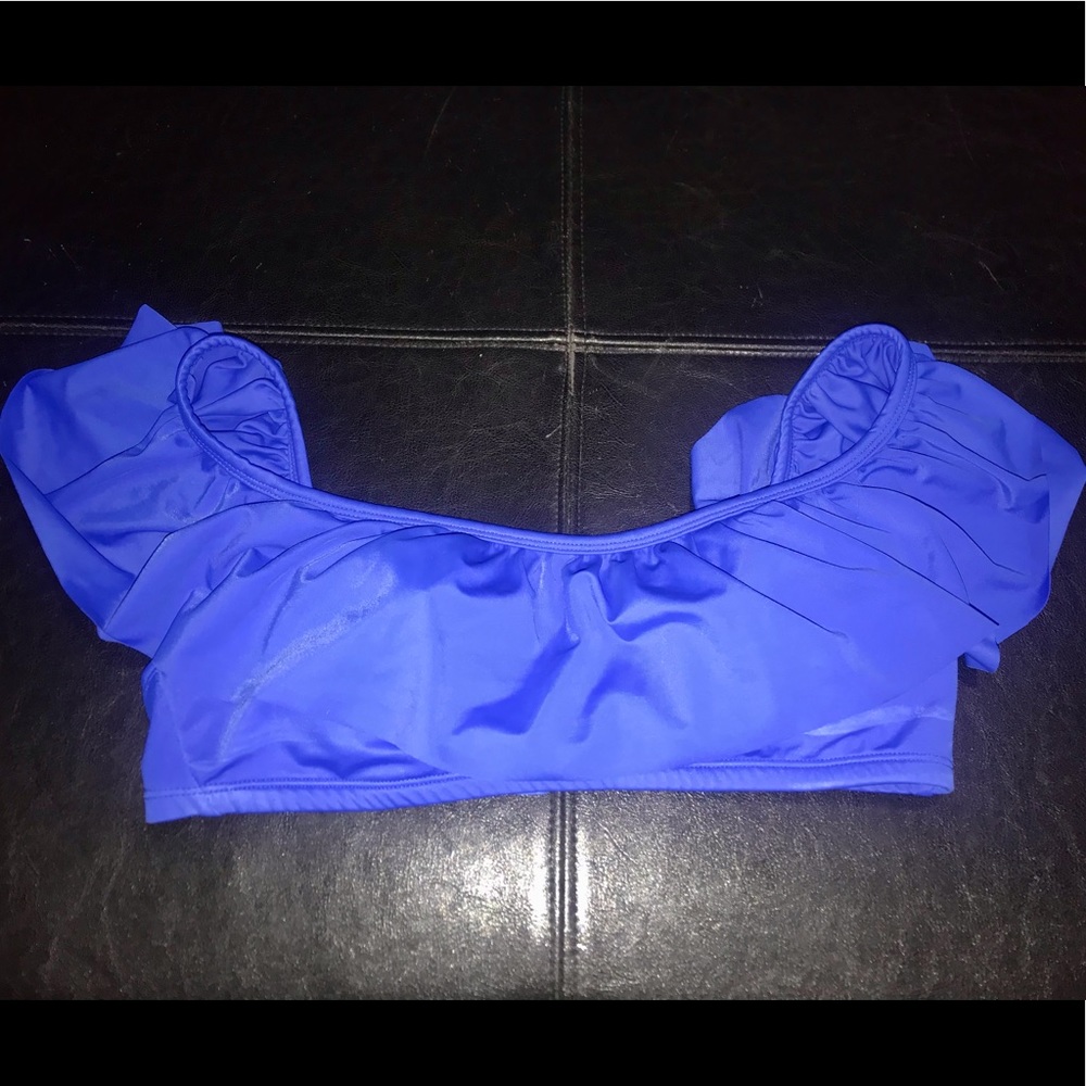 NWT Off the shoulder bikini top